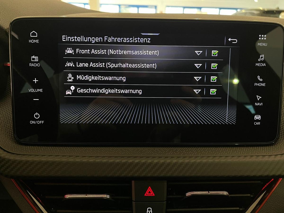 Skoda Scala 1,0 TSI DSG Monte Carlo NAVI Matrix Beam  5J.Garantie