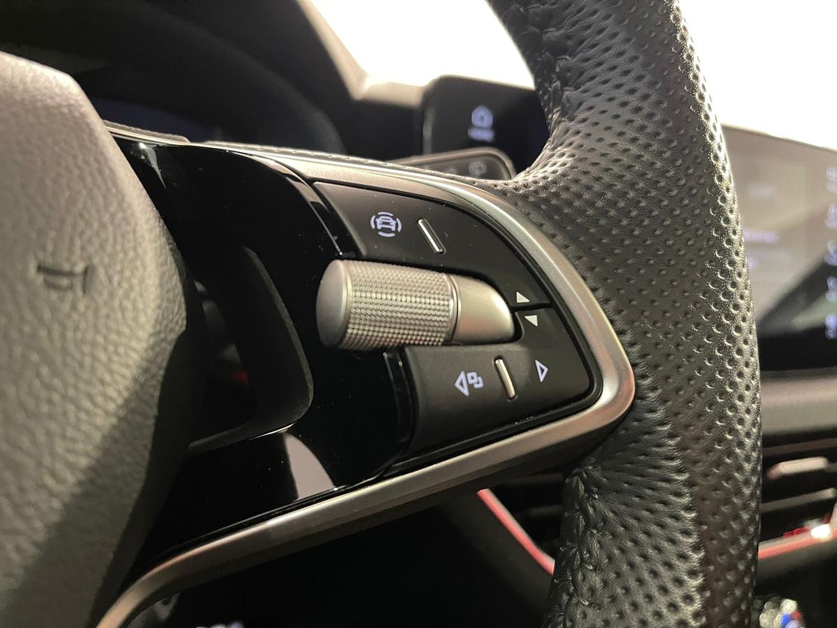 Skoda Scala 1,0 TSI DSG Monte Carlo NAVI Matrix Beam  5J.Garantie