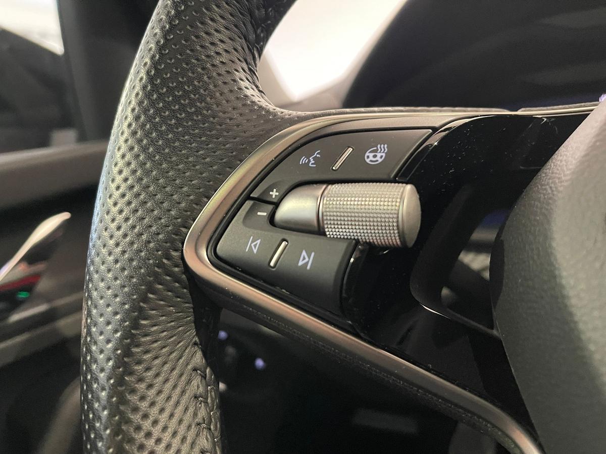 Skoda Scala 1,0 TSI DSG Monte Carlo NAVI Matrix Beam  5J.Garantie