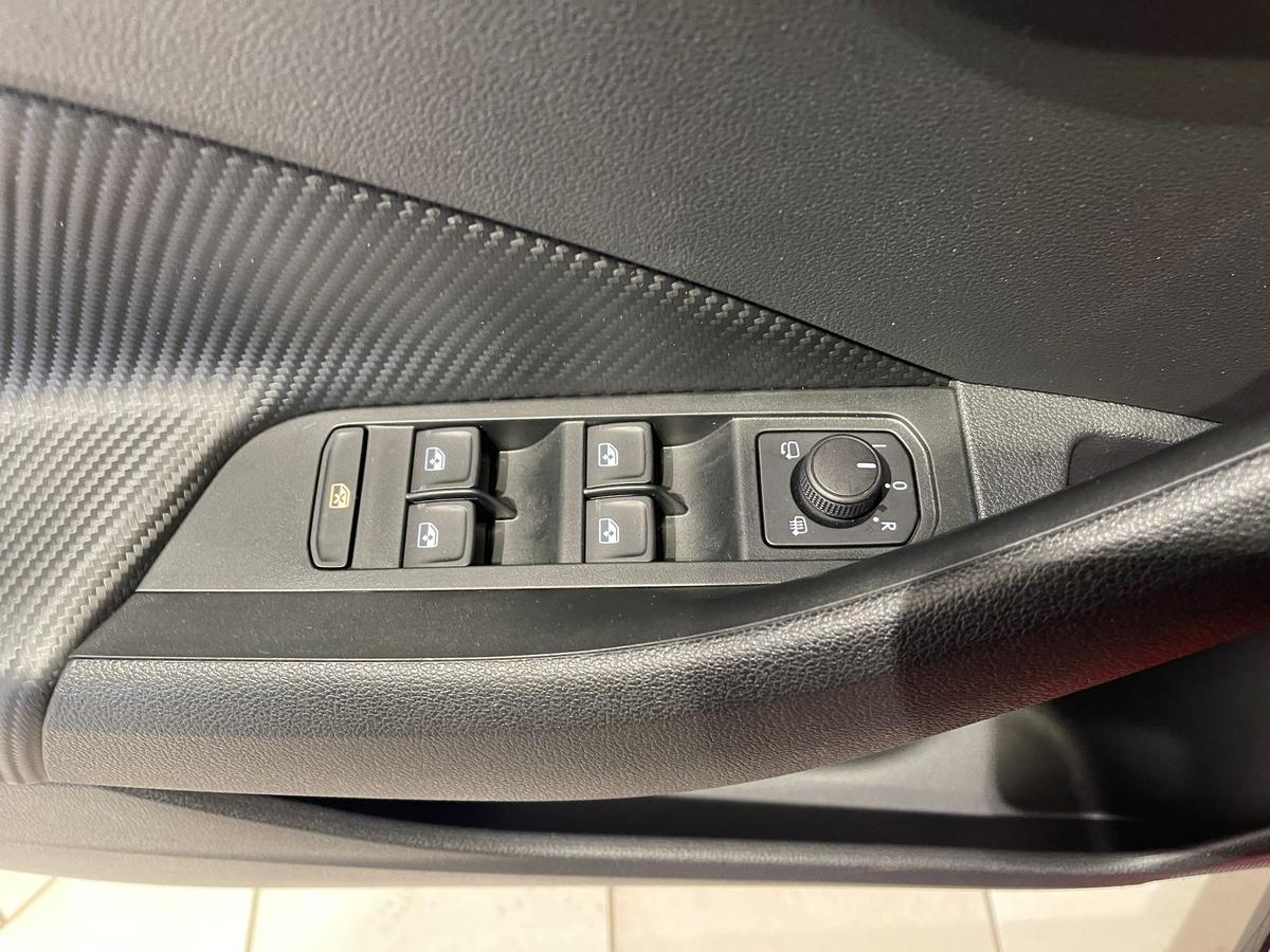 Skoda Scala 1,0 TSI DSG Monte Carlo NAVI Matrix Beam  5J.Garantie