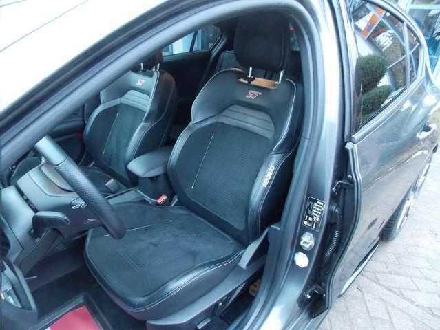 Ford Focus 2.3 ST Performance