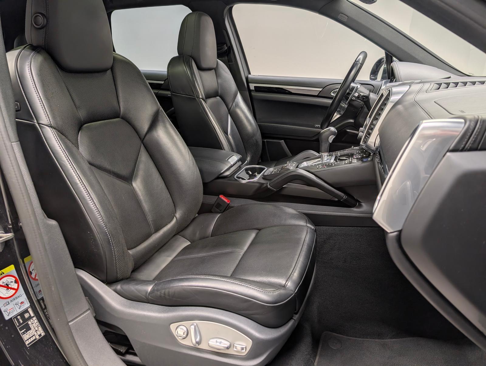 Porsche Cayenne Pano/Leder/AHK/20-LM/Luft/BOSE/ACC/Kam