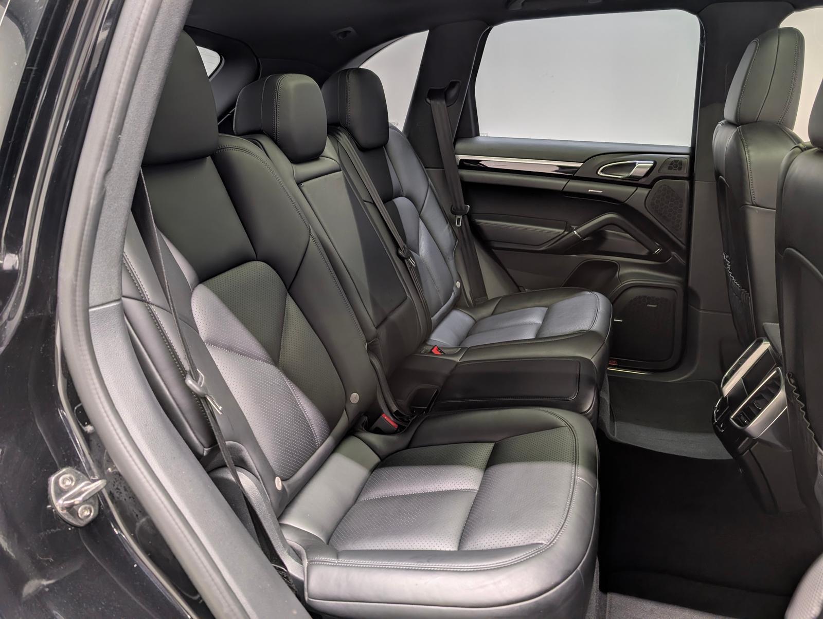 Porsche Cayenne Pano/Leder/AHK/20-LM/Luft/BOSE/ACC/Kam