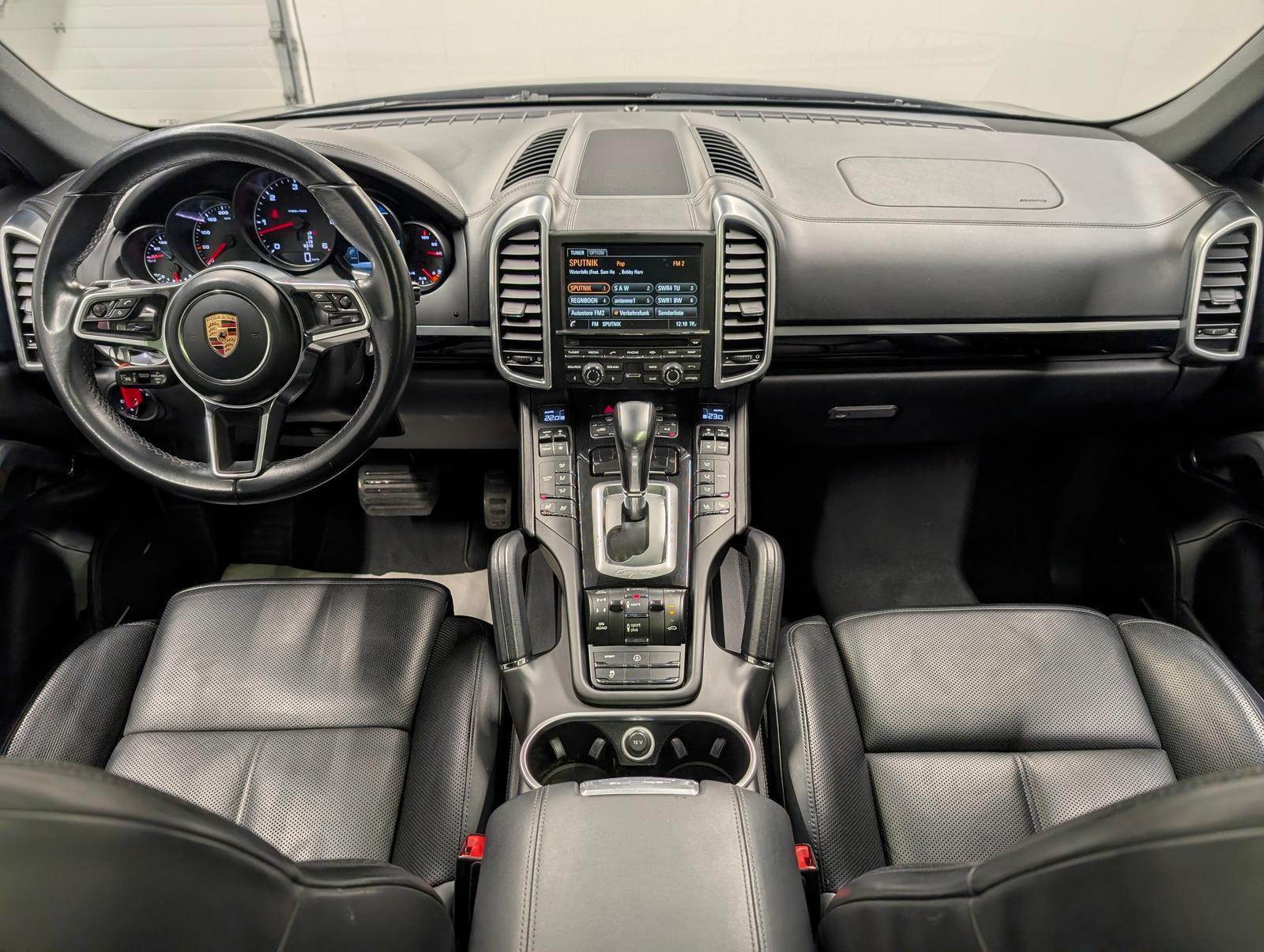 Porsche Cayenne Pano/Leder/AHK/20-LM/Luft/BOSE/ACC/Kam