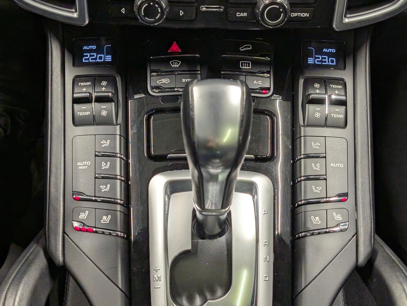 Porsche Cayenne Pano/Leder/AHK/20-LM/Luft/BOSE/ACC/Kam