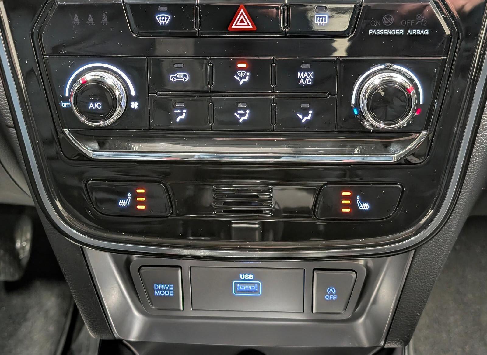Ssangyong Tivoli Navi/SHZ/LHZ/Kam/DAB/Carplay/18-LM
