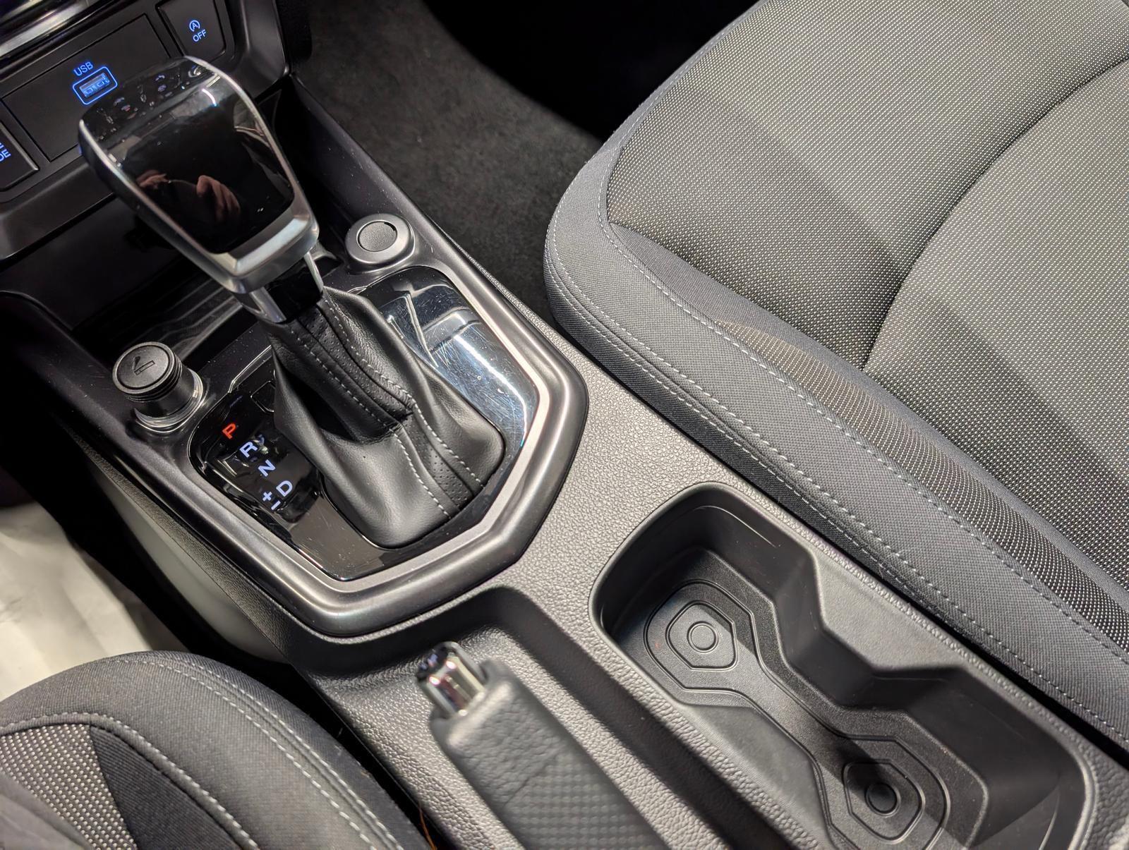 Ssangyong Tivoli Navi/SHZ/LHZ/Kam/DAB/Carplay/18-LM