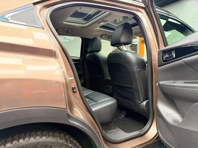 Mitsubishi Eclipse Cross Top 2WD 1.5 T-MIVEC|HUD|LED|AHK|KAM