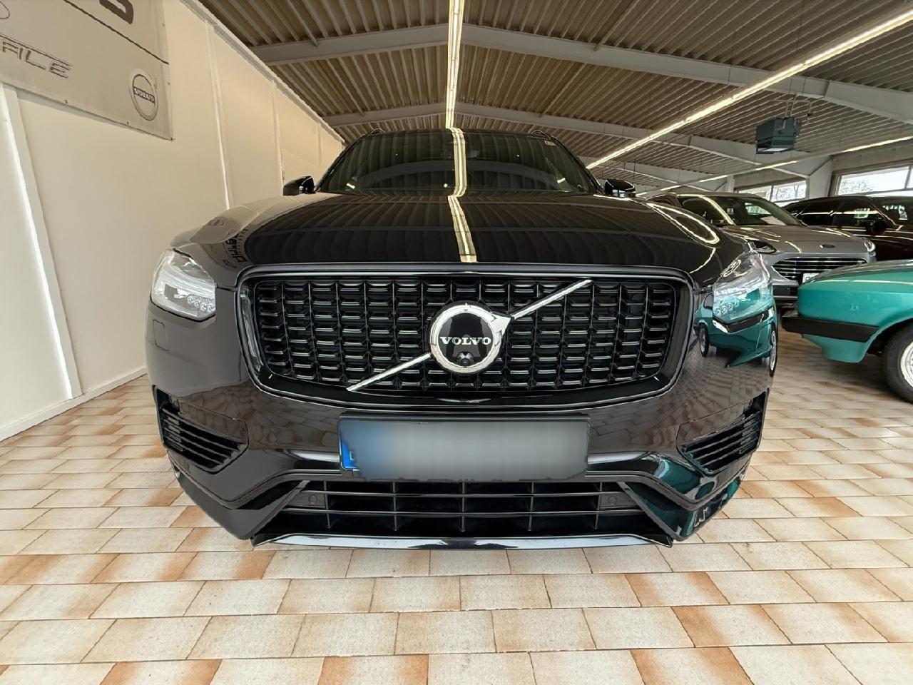 Volvo XC90 Plus Dark Recharge Plug-In Hybrid AWD