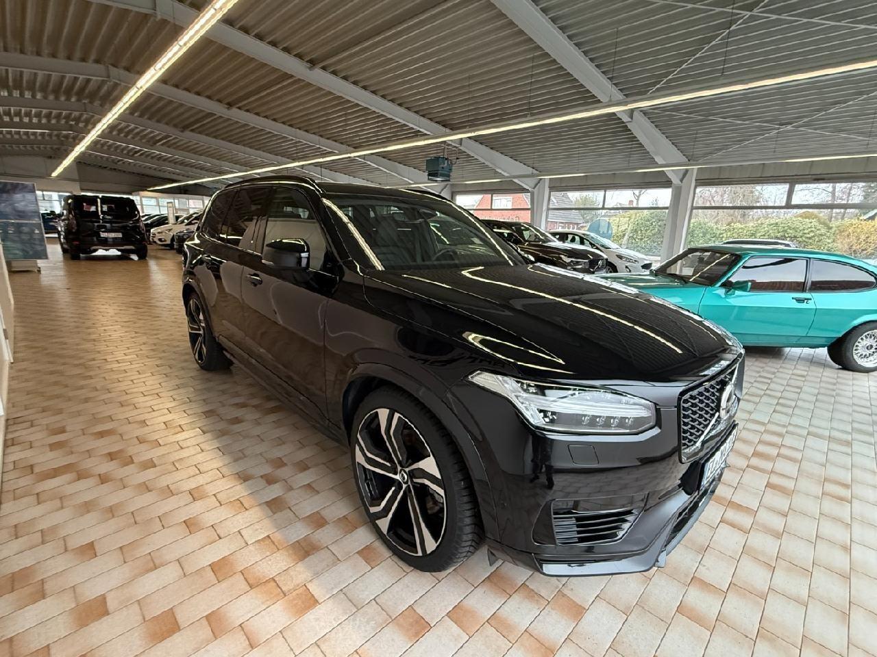 Volvo XC90 Plus Dark Recharge Plug-In Hybrid AWD
