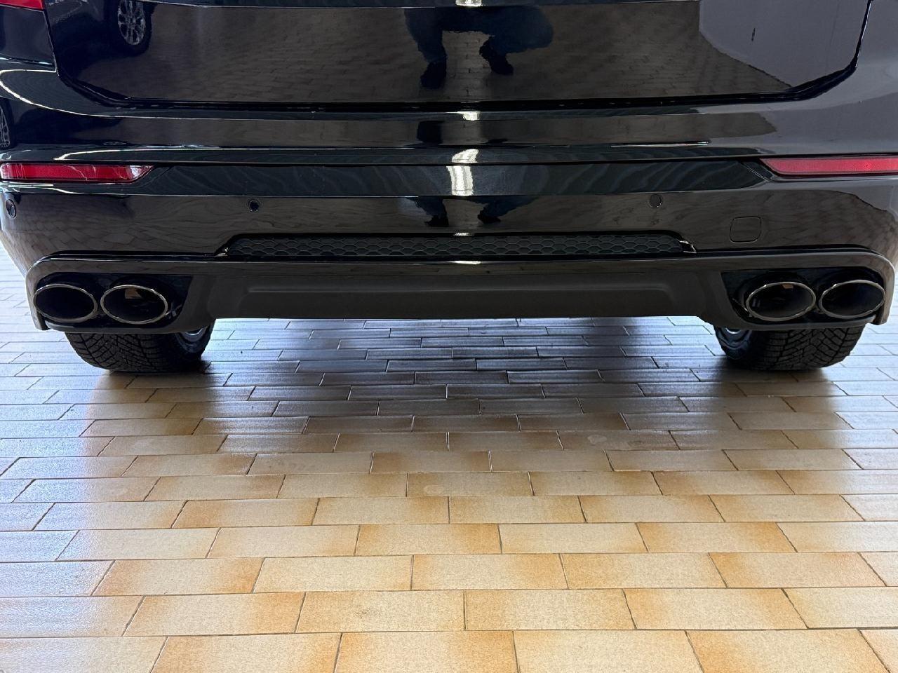 Volvo XC90 Plus Dark Recharge Plug-In Hybrid AWD