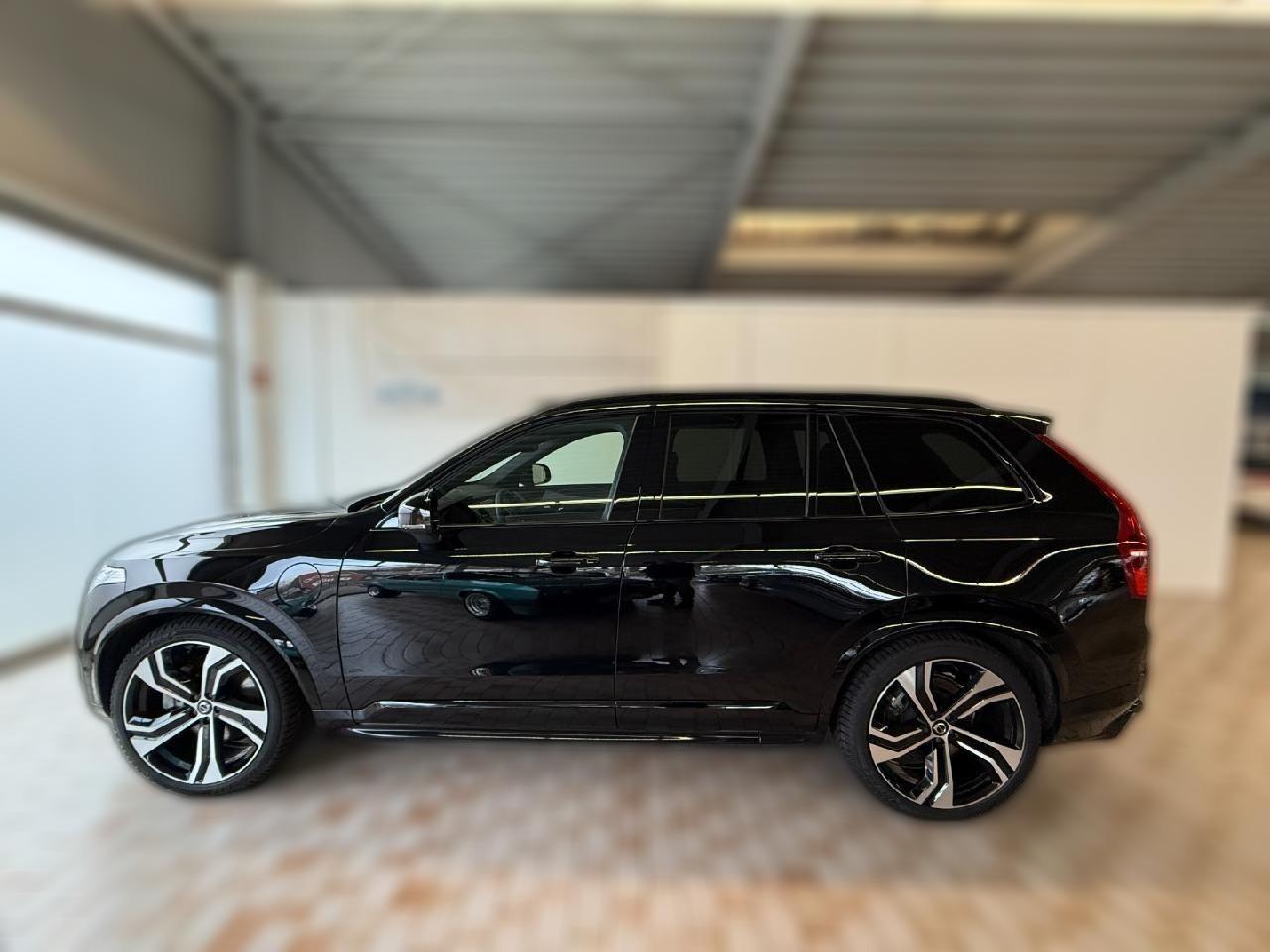 Volvo XC90 Plus Dark Recharge Plug-In Hybrid AWD
