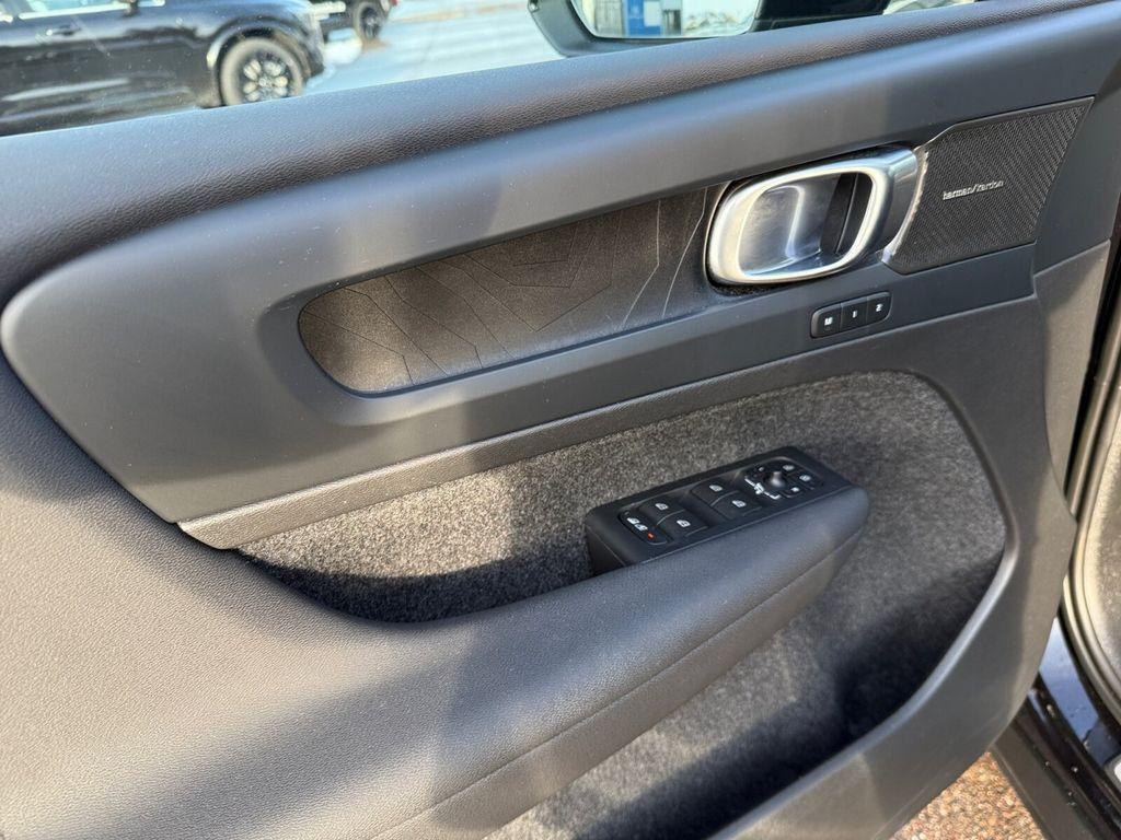 Volvo XC40 T5 2WD Plus Dark NAVI+R.-KAMERA+MEMORYSITZ