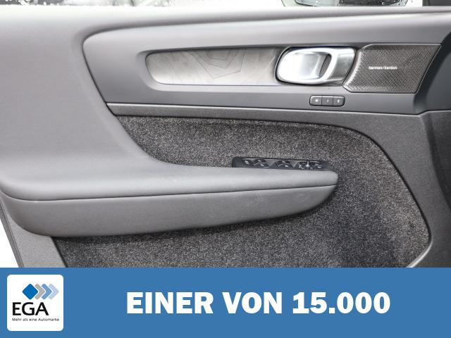 Volvo XC40 Plus Dark Recharge Plug-In Hybrid 2WD T5 Twin Engine EU6d StandHZG Navi dig