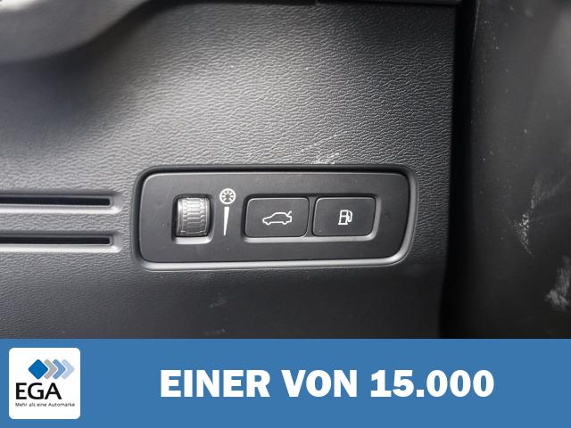 Volvo XC40 Plus Dark Recharge Plug-In Hybrid 2WD T5 Twin Engine EU6d StandHZG Navi dig