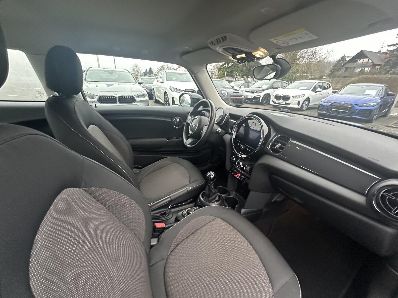 MINI Cooper 3-TÜRER ESSENTIAL TRIM NAVI LED KLIMA GRA DAB SHZG