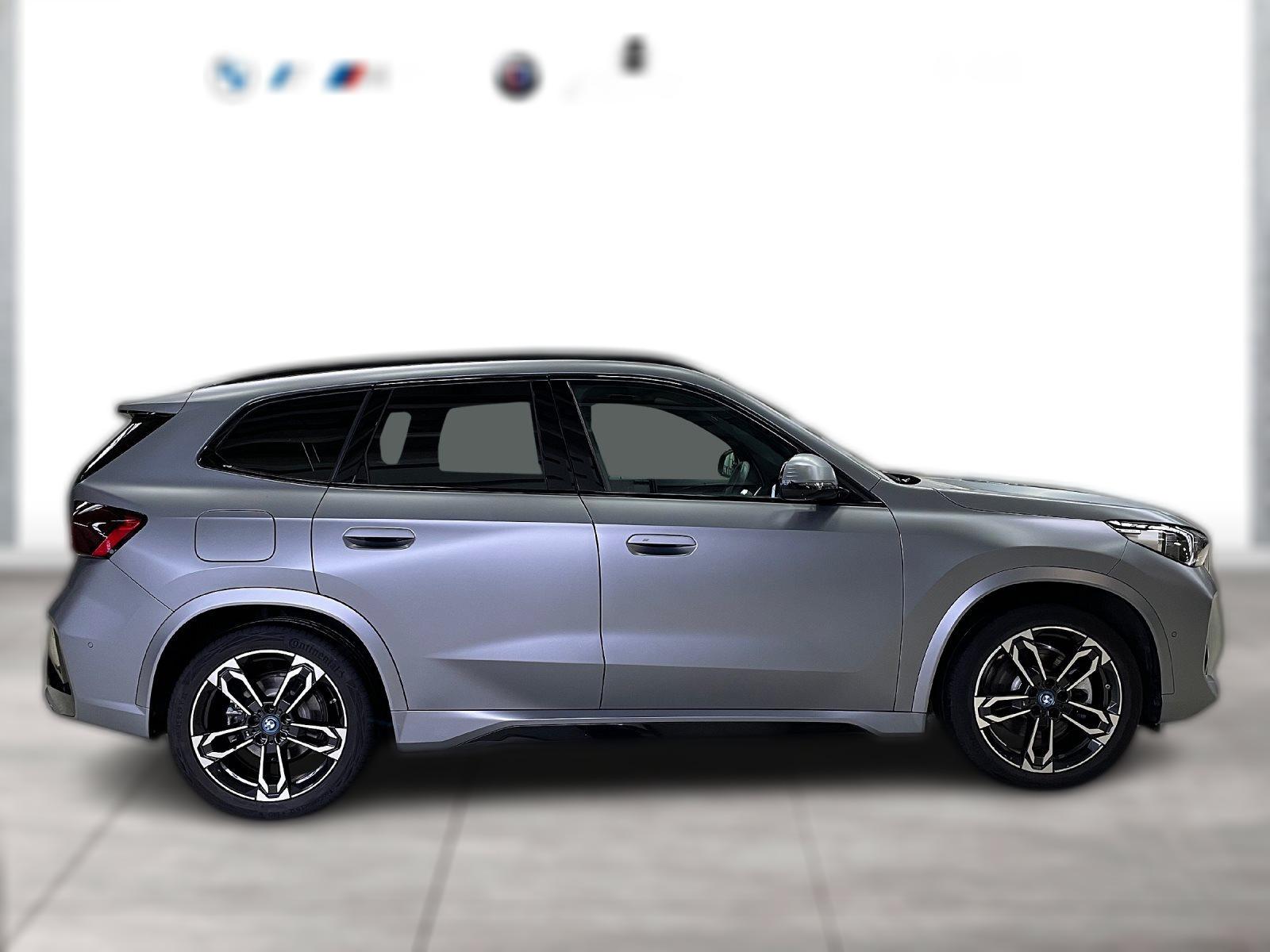 BMW iX1 M SPORTPAKET HEAD-UP DAB LED ALU 19