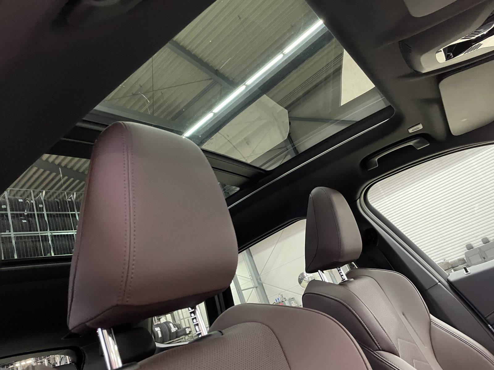 BMW iX1 M SPORTPAKET HEAD-UP DAB LED ALU 19