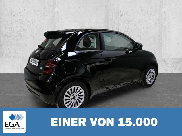 Fiat 500e Navi Soundsystem JBL Apple CarPlay Android Auto Klimaautom Fahrerprofil DAB