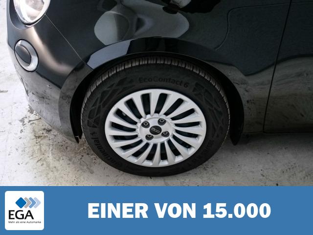 Fiat 500e Navi Soundsystem JBL Apple CarPlay Android Auto Klimaautom Fahrerprofil DAB