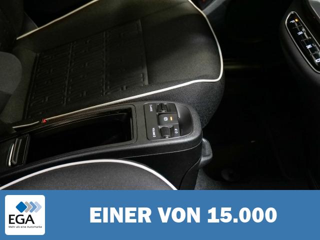 Fiat 500e Navi Soundsystem JBL Apple CarPlay Android Auto Klimaautom Fahrerprofil DAB