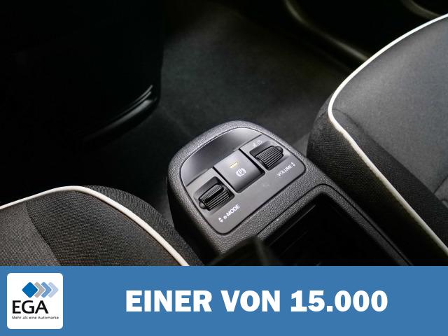 Fiat 500e Navi Soundsystem JBL Apple CarPlay Android Auto Klimaautom Fahrerprofil DAB