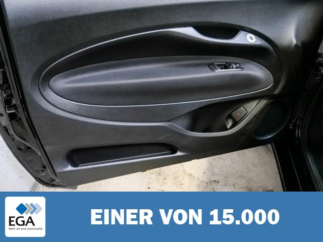 Fiat 500e Navi Soundsystem JBL Apple CarPlay Android Auto Klimaautom Fahrerprofil DAB