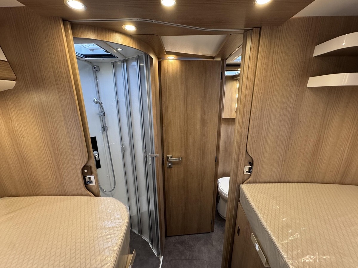 Malibu Edition+ T 490 RB LE comfort Solar+ACC+Kamera+Kaffeemaschine