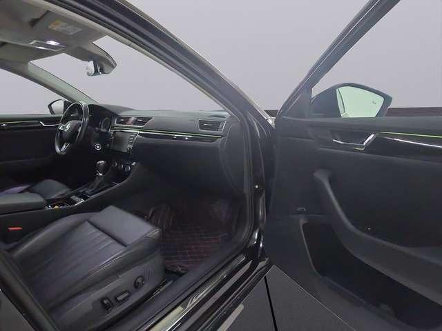 Skoda Superb L&K Automatik *ACC*Bi-Xenon*Leder*RFK*AHK