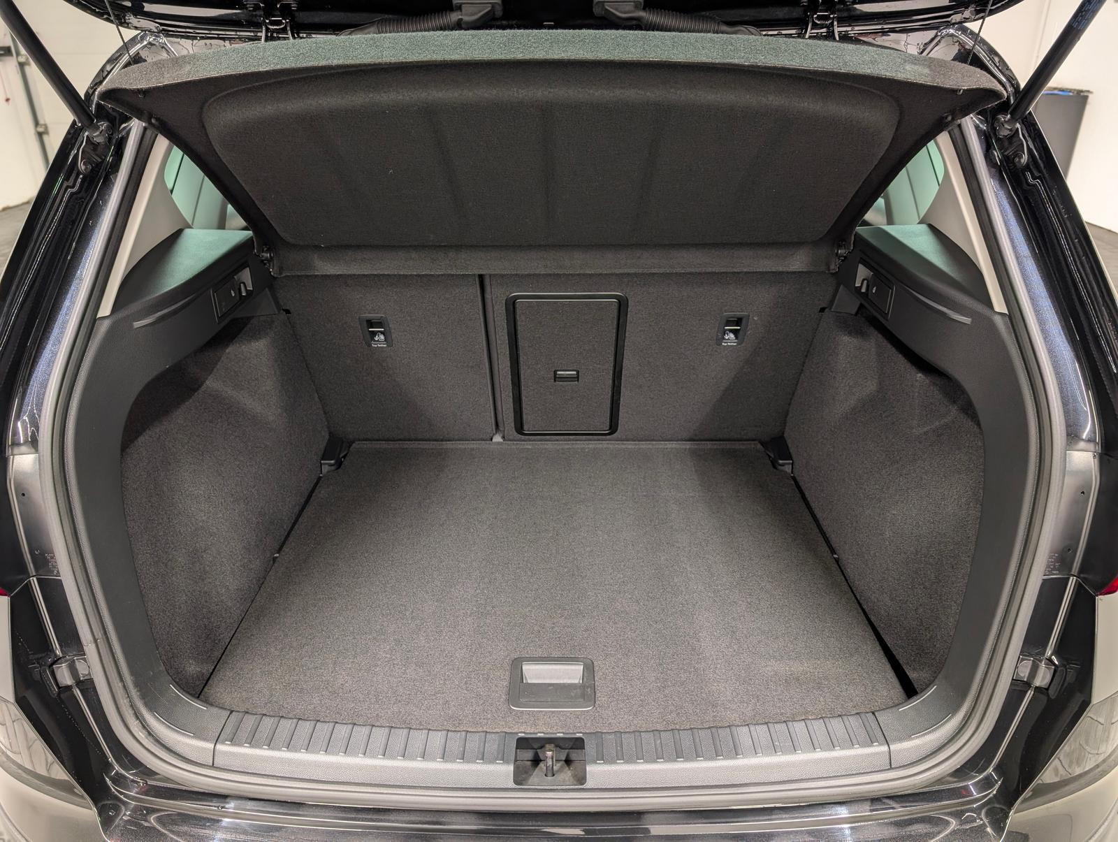 Seat Ateca LED/Navi/ACC/Beats/AHK/360°/SHZ/LHZ/17-LM