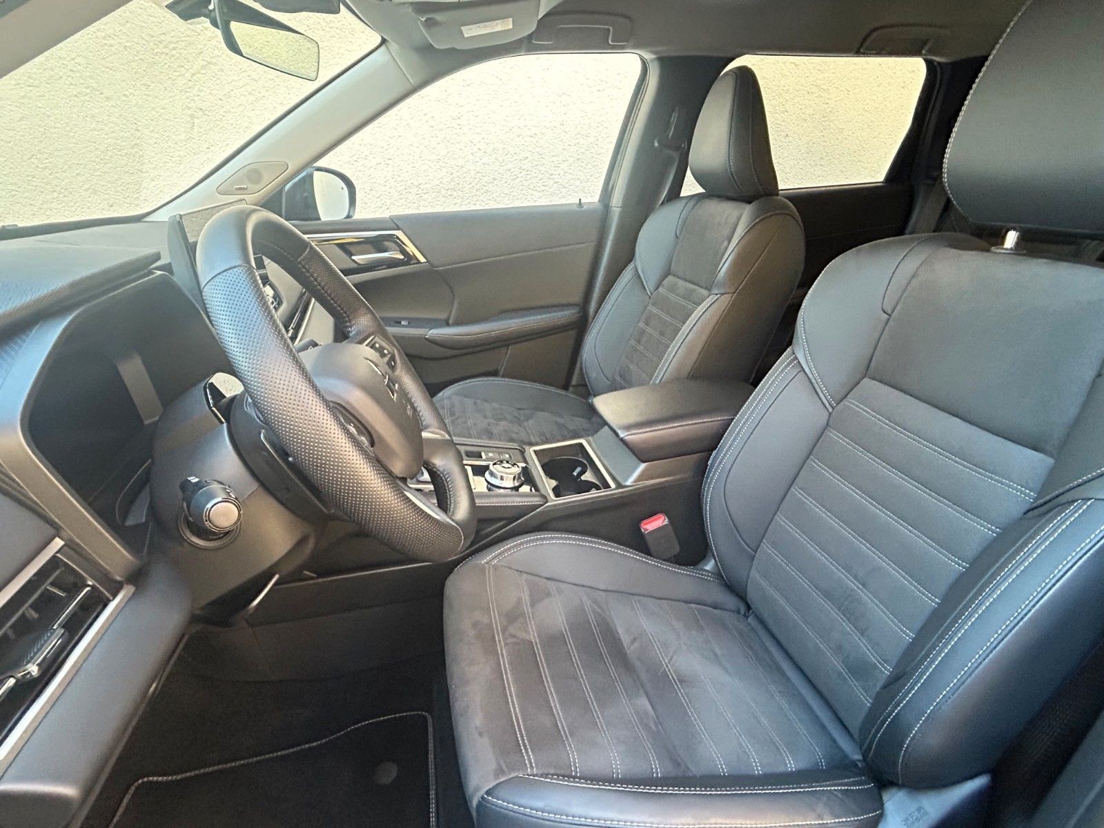Mitsubishi Outlander PHEV Intro Edition 0,99 % Zins