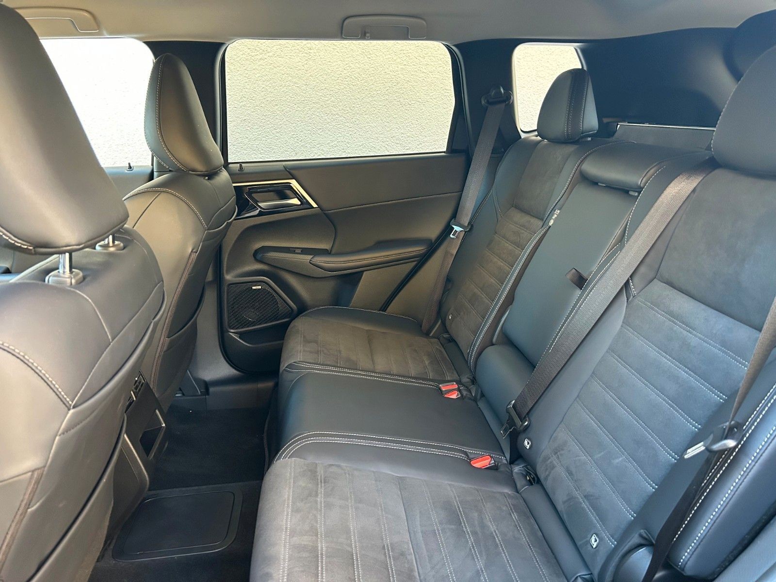 Mitsubishi Outlander PHEV Intro Edition 0,99 % Zins