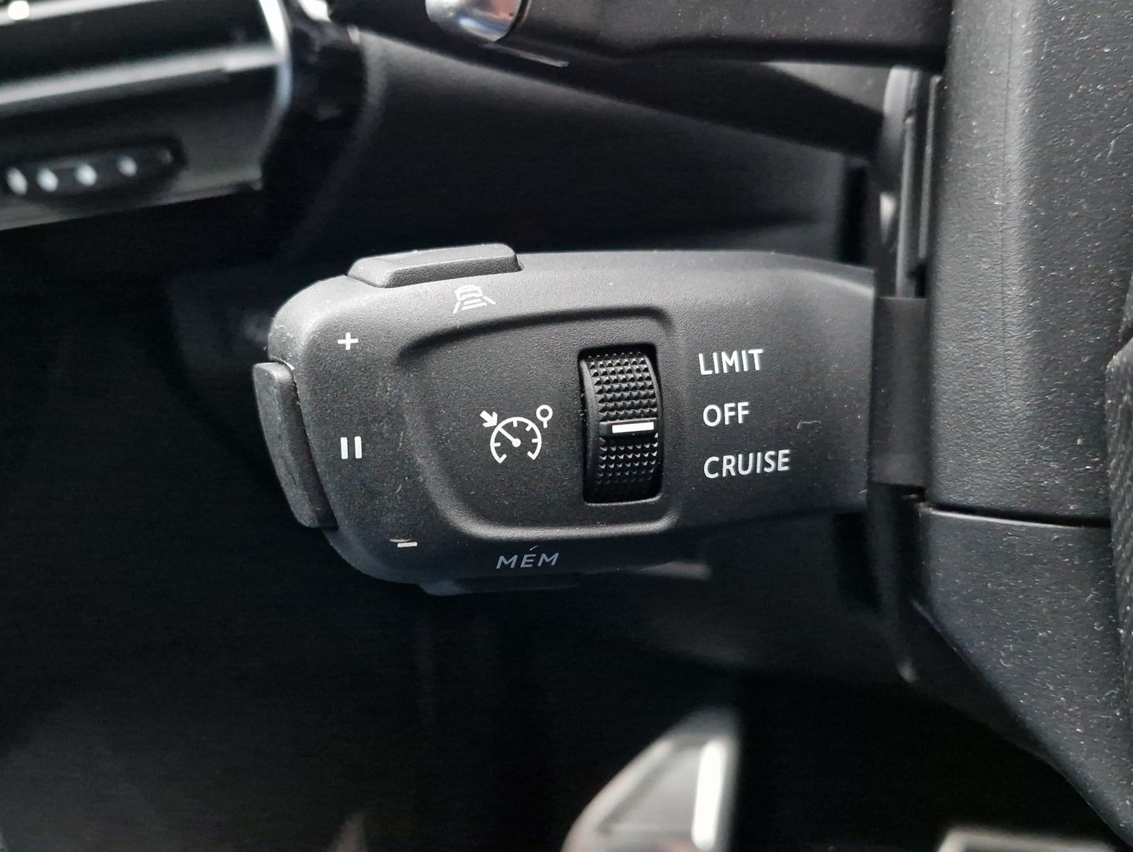 DS Automobiles DS7 Crossback PHEV 300 4x4 Performance Line LED