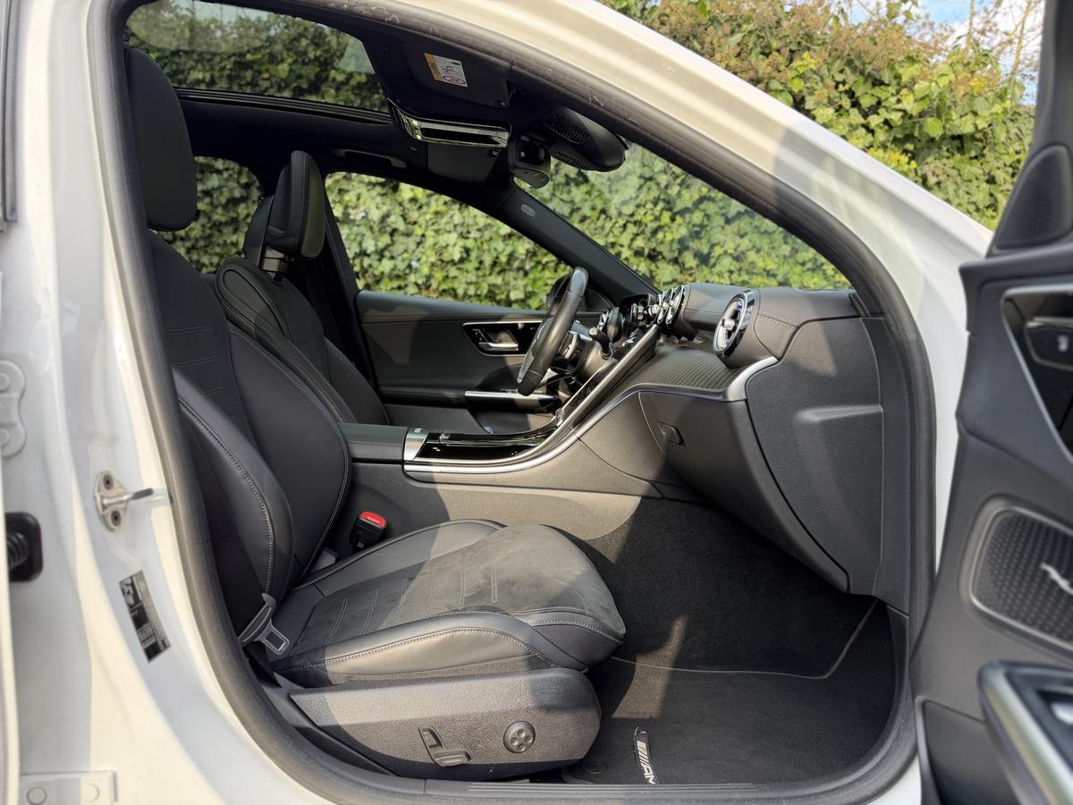 Mercedes-Benz C 300 d AMG LINE LED / NAVI / KAMERA / PANO / SPURHALTE