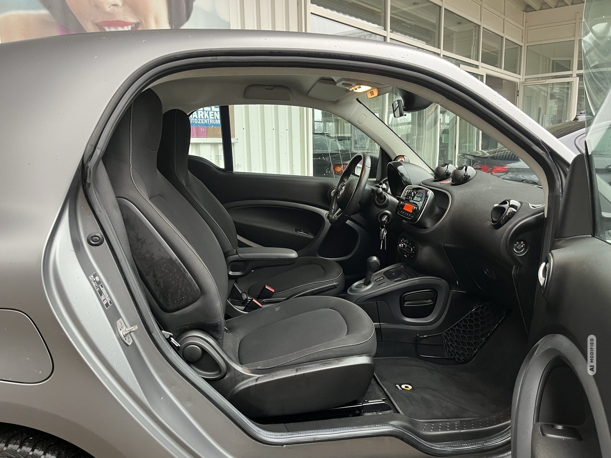 Smart ForTwo EQ*26TKM*COOL & AUDIO*SEHR GEPFLEGT*ALLWETTER*ALU
