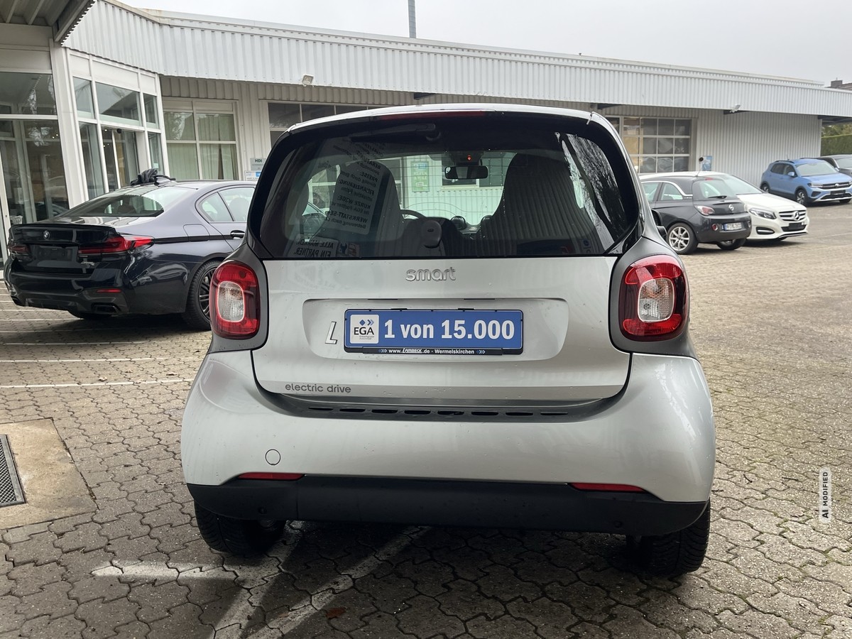 Smart ForTwo EQ*26TKM*COOL & AUDIO*SEHR GEPFLEGT*ALLWETTER*ALU