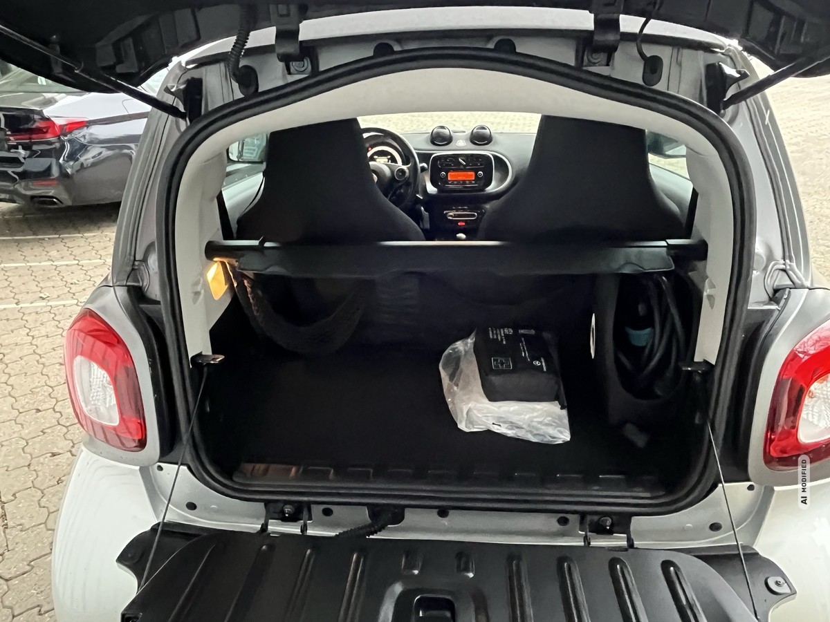 Smart ForTwo EQ*26TKM*COOL & AUDIO*SEHR GEPFLEGT*ALLWETTER*ALU