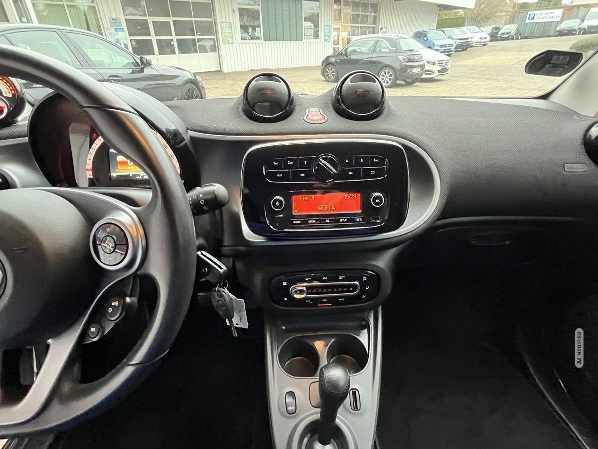 Smart ForTwo EQ*26TKM*COOL & AUDIO*SEHR GEPFLEGT*ALLWETTER*ALU