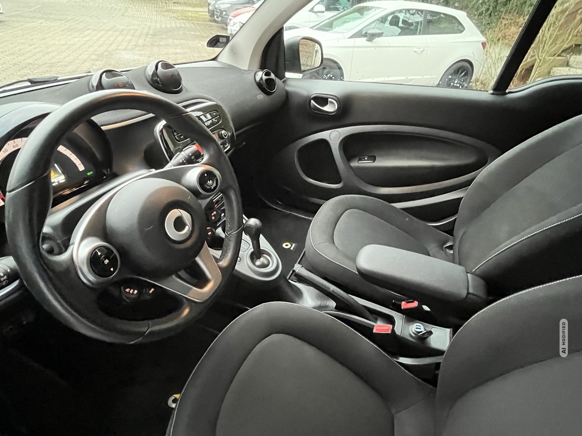 Smart ForTwo EQ*26TKM*COOL & AUDIO*SEHR GEPFLEGT*ALLWETTER*ALU