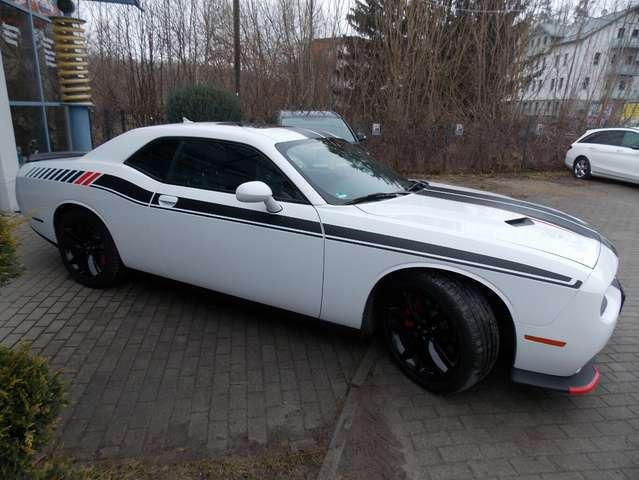 Dodge Challenger 6,4 Scat Pack