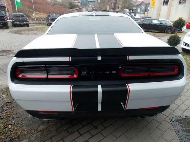 Dodge Challenger 6,4 Scat Pack