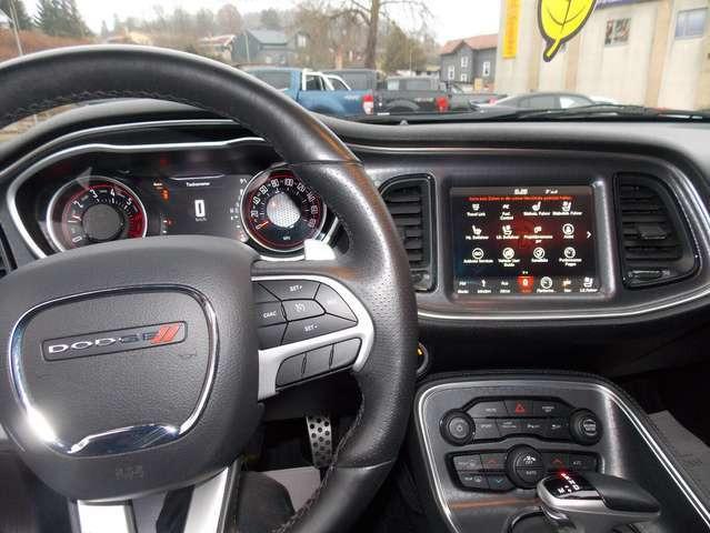 Dodge Challenger 6,4 Scat Pack