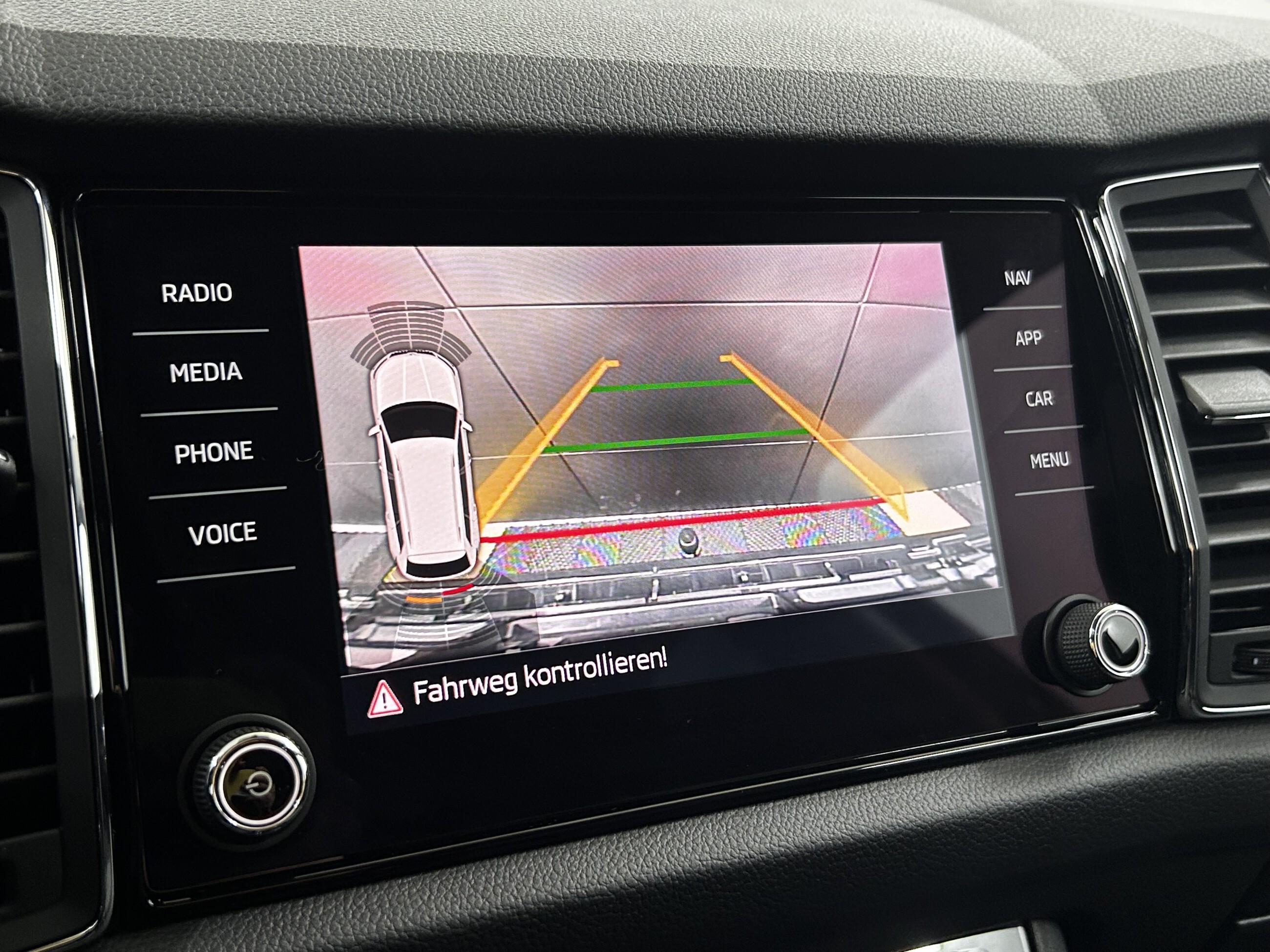 Skoda Kodiaq Ambiente+Carplay+Keyless+LED+AHK+DAB+Navi