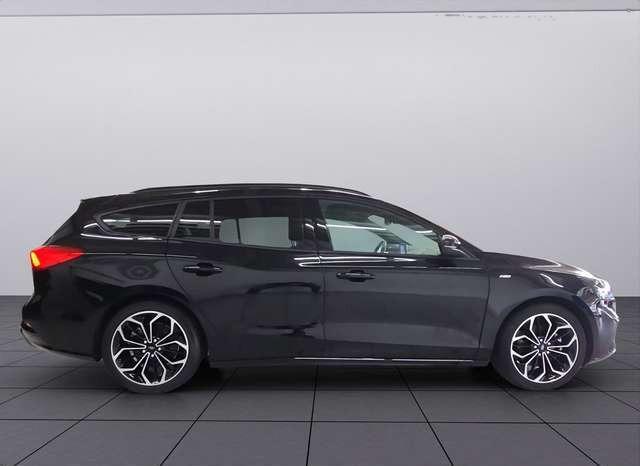 Ford Focus Turnier ST-Line*LED*Navi*PDC*SHZ*