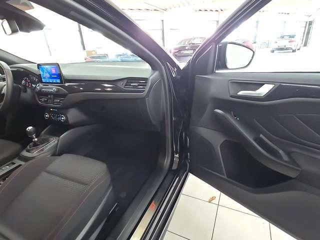Ford Focus Turnier ST-Line*LED*Navi*PDC*SHZ*