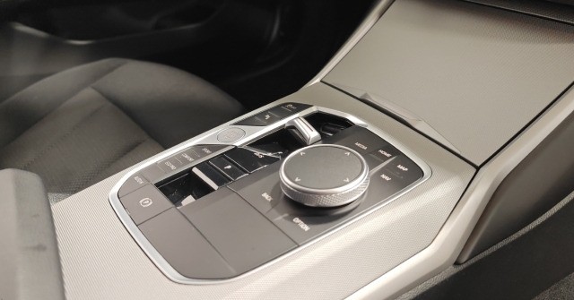 BMW 318 d Touring Park-Assistent Live Plus PDC LED