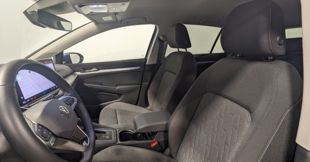 Volkswagen Golf 1.5 eTSI Life  NAVI LED PDC ACC VIRTUAL