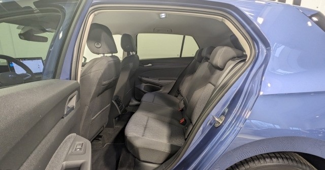 Volkswagen Golf 1.5 eTSI Life  NAVI LED PDC ACC VIRTUAL