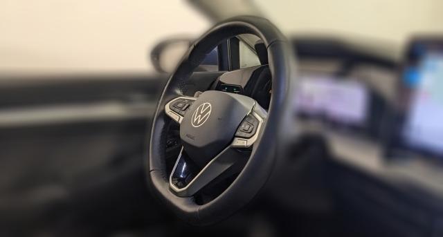Volkswagen Golf 1.5 eTSI Life  NAVI LED PDC ACC VIRTUAL