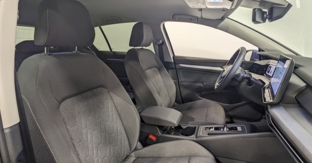 Volkswagen Golf 1.5 eTSI Life  NAVI LED PDC ACC VIRTUAL
